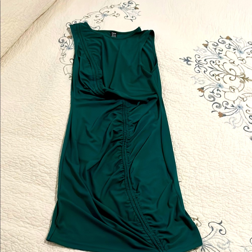 Green medium body fitted dress